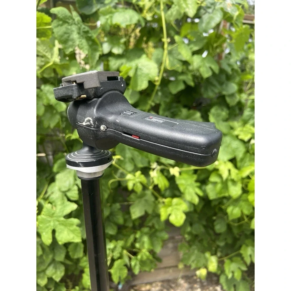 Manfrotto‎ 3021BPRO 3021 BN Pro Tripod Aluminum Legs w/ 322RC2 Friction Head